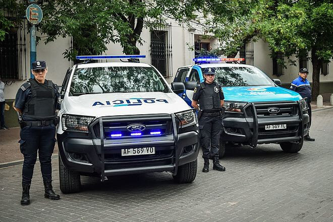 Robo en Escobar: una detenida y un prófugo por el asalto con capucha y ...