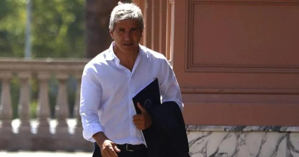 Polémica por una frase de Caputo sobre el precio de la ropa en&nbsp;Argentina