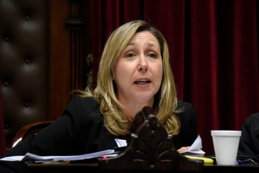 Una dirigente de izquierda lidera la imagen positiva y supera a&nbsp;Milei