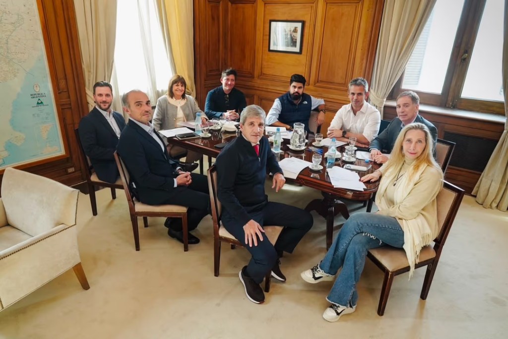 La mesa política del Gobierno volvió a activarse tras los cambios internos