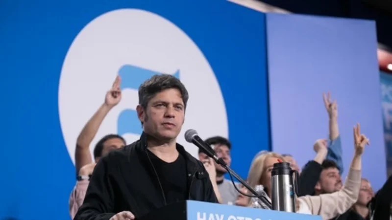Kicillof busca consolidar una alternativa nacional y suma respaldos en Mendoza y Córdoba